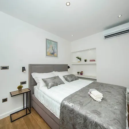 Sunrise View Balcony Apartmán *